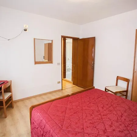 Szálloda Caprera 2*