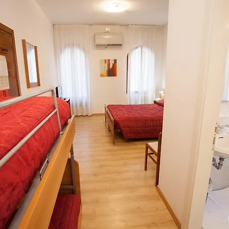 Caprera Szálloda Velence