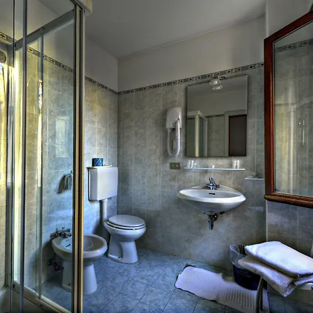 卡普雷拉酒店 2*