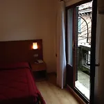 Hotel Caprera 2*