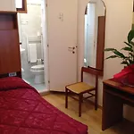Hotel Caprera 2*
