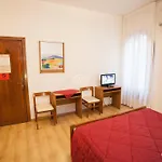 Hotel Caprera 2*